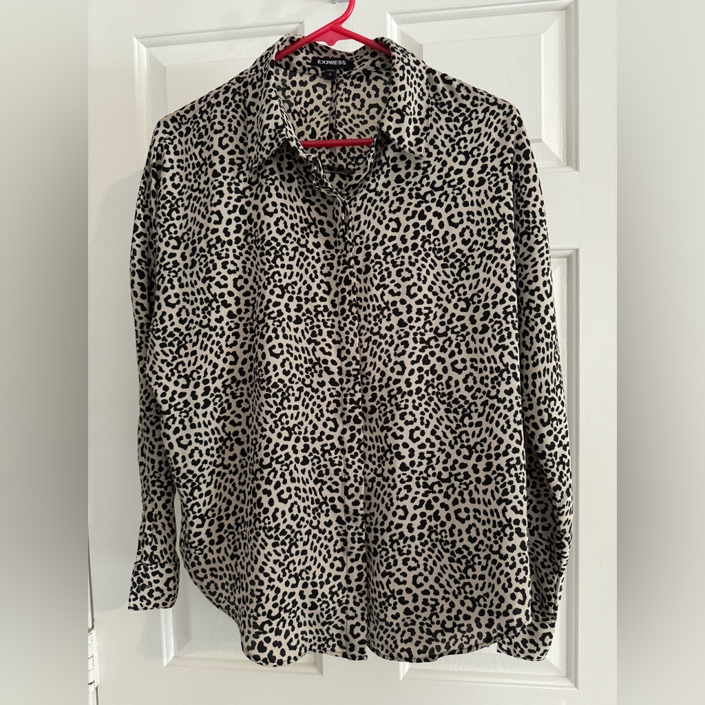 Leopard Print Express Button Down Size Small